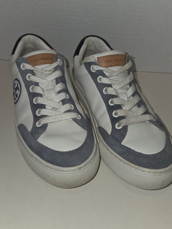 Tory Burch Other - Tory Burch Howell court sneakers in white and Gray leather Logo Shoes Size 6M